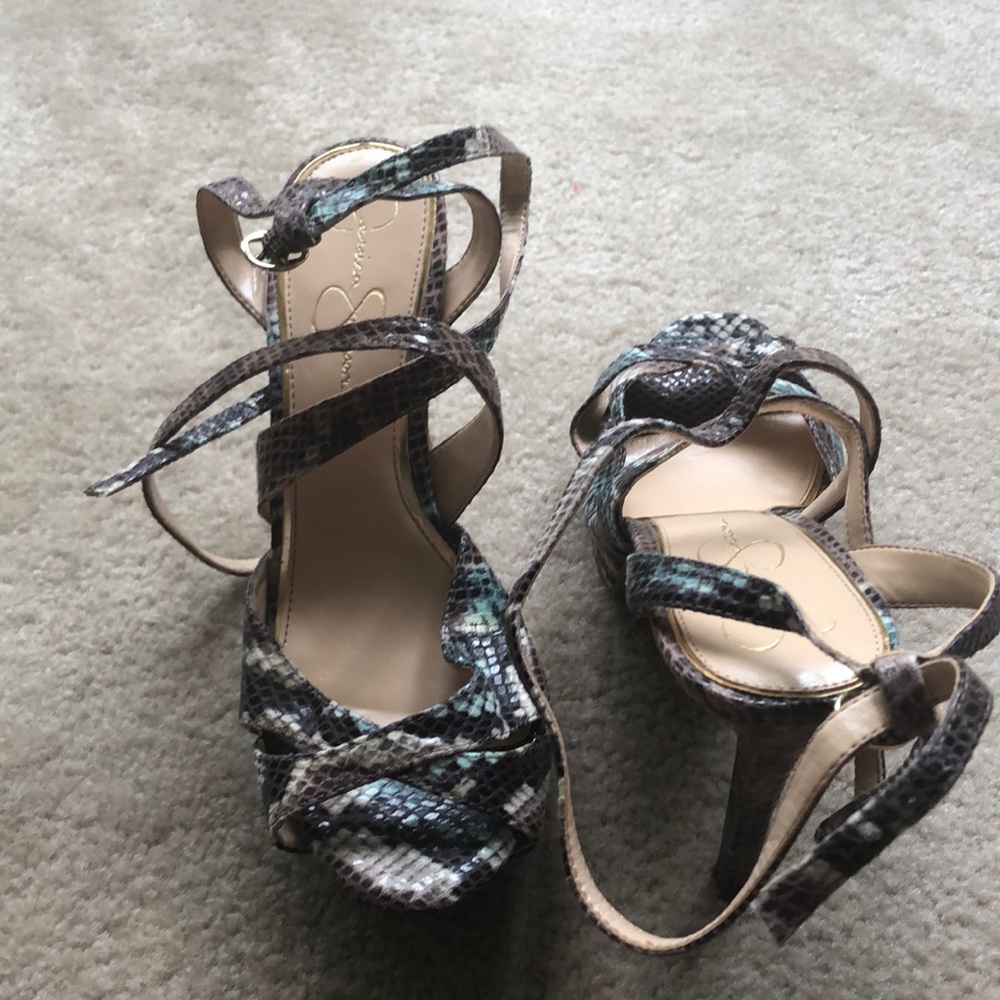 JESSICA SIMPSON Snake print shoes